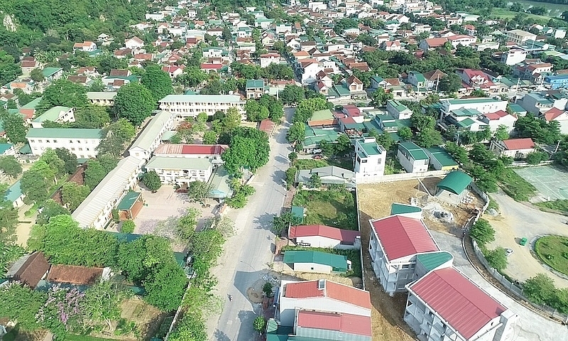 Quỳ Châu là huyện vùng cao ở Nghệ An mới chỉ có 2 xã đạt chuẩn NTM - Trong ảnh: một góc thị trấn huyện Tân Lạc huyện Quỳ Châu