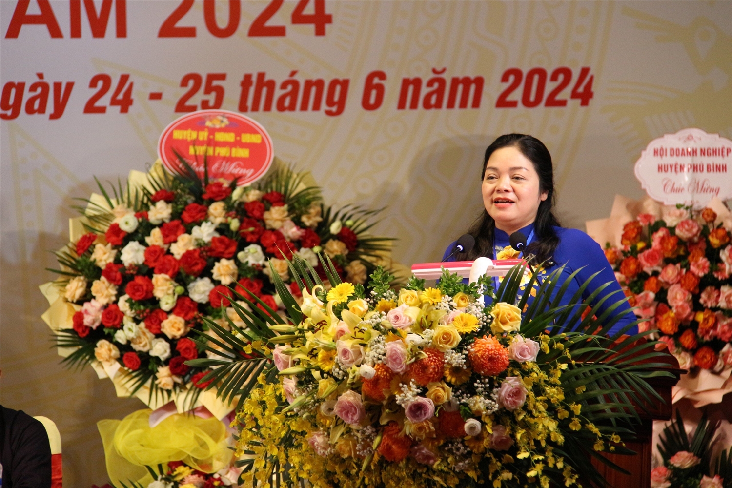 Bà Nguyễn Thị Loan, Bí thư huyện ủy Phú Bình phát biểu tại Đại hội.