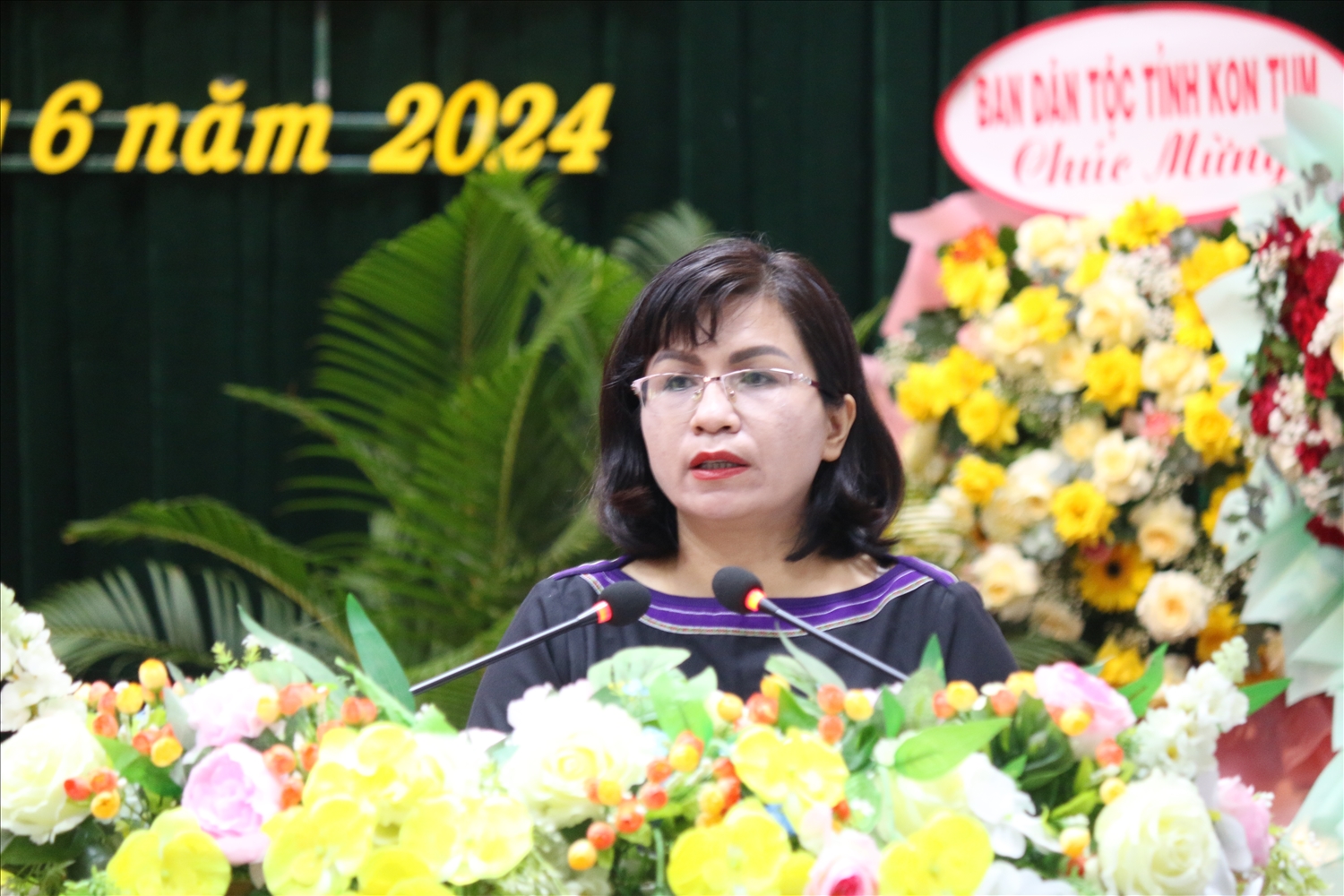 Bà Nguyễn Thị Liên – Bí thư Huyện ủy Đăk Hà phát biểu khai mạc Đại hội