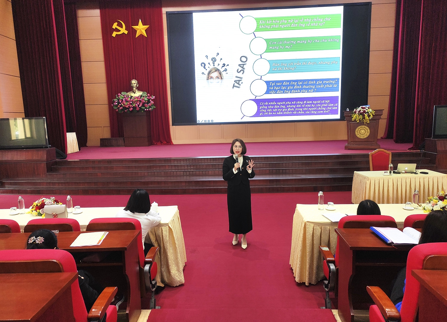 Sở Tư pháp tỉnh Quảng Ninh tập huấn nghiệp vụ phổ biến giáo dục pháp luật về bình đẳng giới và phòng ngừa, ứng phó với bạo lực giới tại TP. Uông Bí.
