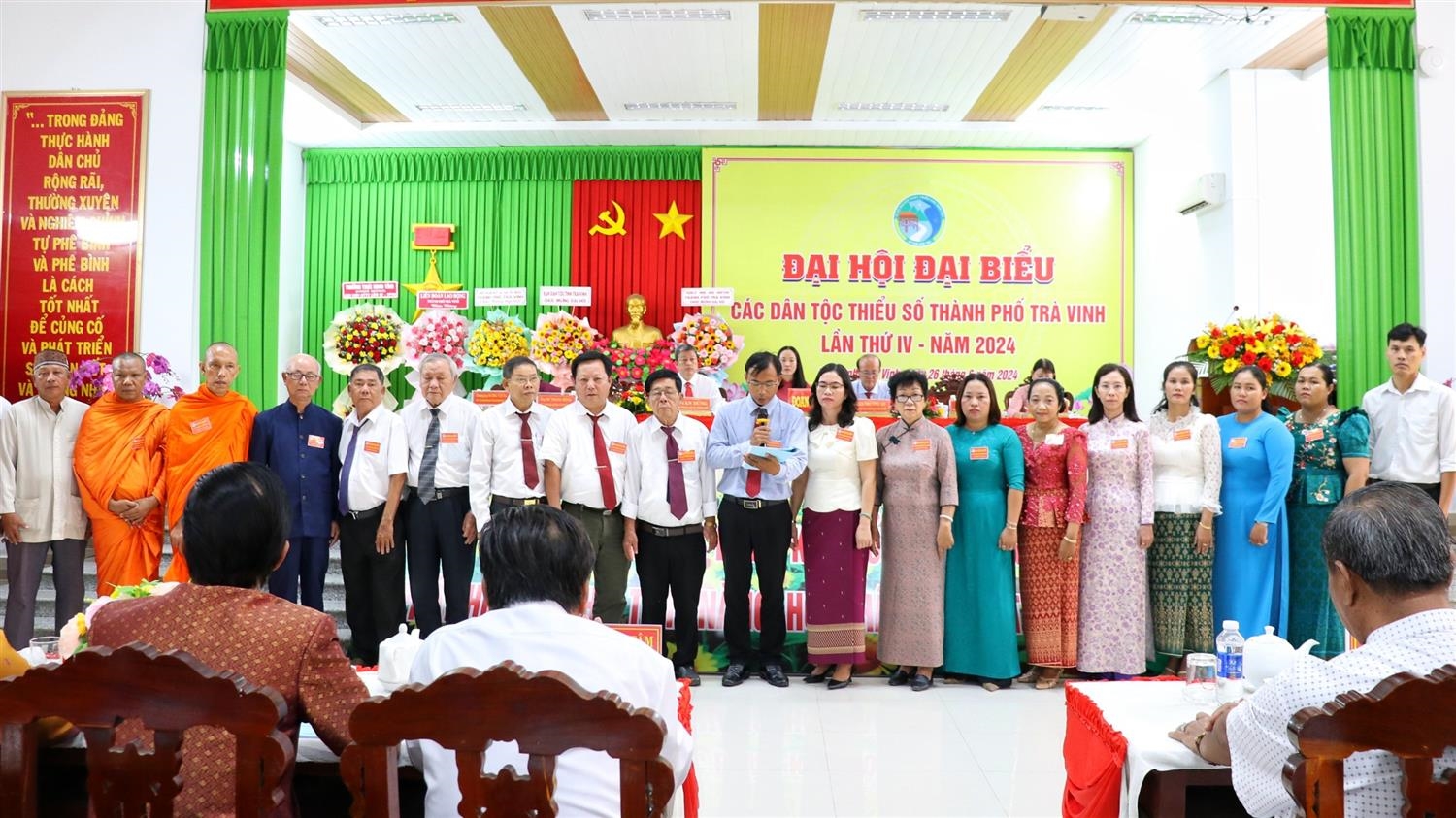 Các đại biểu được bầu đi dự Đại hội Đại biểu các DTTS tỉnh Trà Vinh