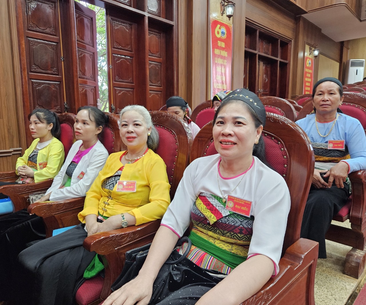 Các đại biểu tiêu biểu đại diện cho vùng đồng bào các dân tộc trên địa bàn huyện Triệu Sơn tham dự đại hội 