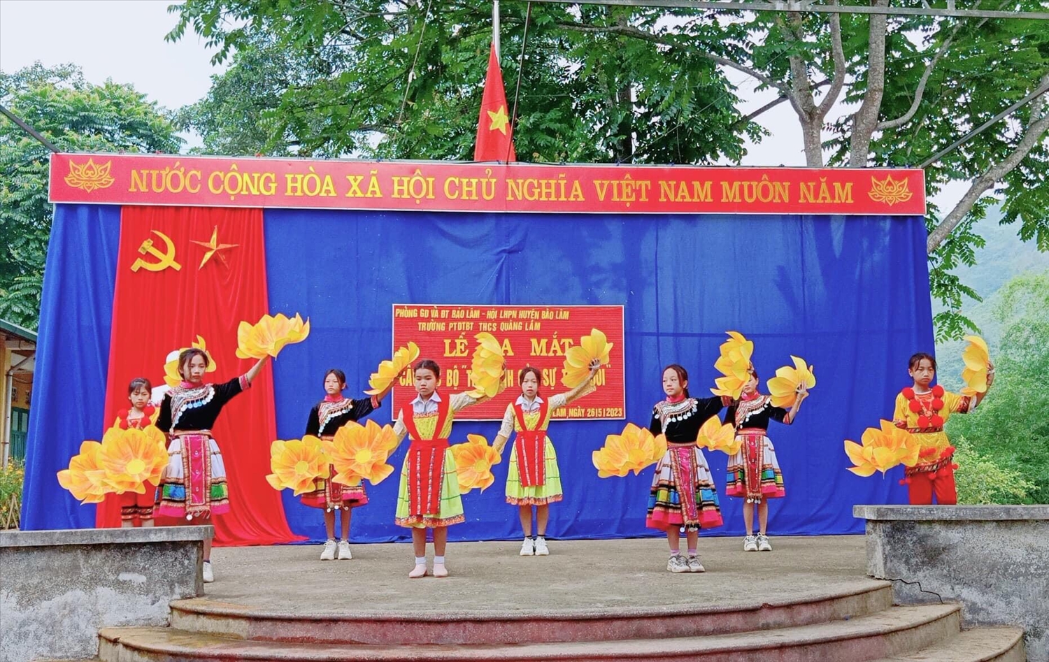 Lễ ra mát Câu lạc bộ "Thủ lĩnh của sự thay đổi" của Trường Phổ thông Dân tộc bán trú THCS Quảng Lâm, huyện Bảo Lâm, tỉnh Cao Bằng 