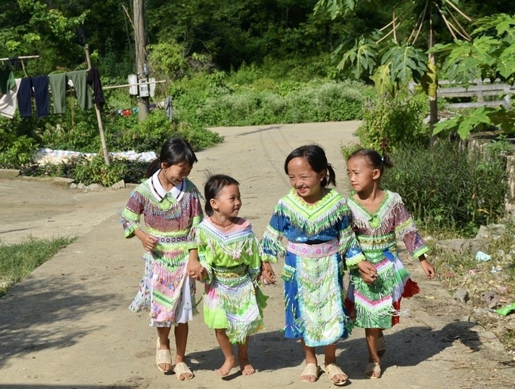 Niềm vui của trẻ em thôn Đà Vĩ, thị trấn Quảng Uyên, huyện Quảng Hòa.
