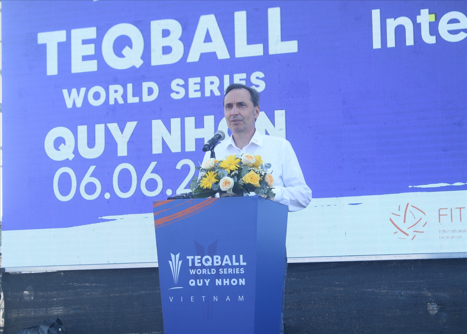 Ông Mr Laszlo Vajda - Tổng Thư ký Liên đoàn Teqball quốc tế FITEQ phát biểu tại Lễ Khai mạc