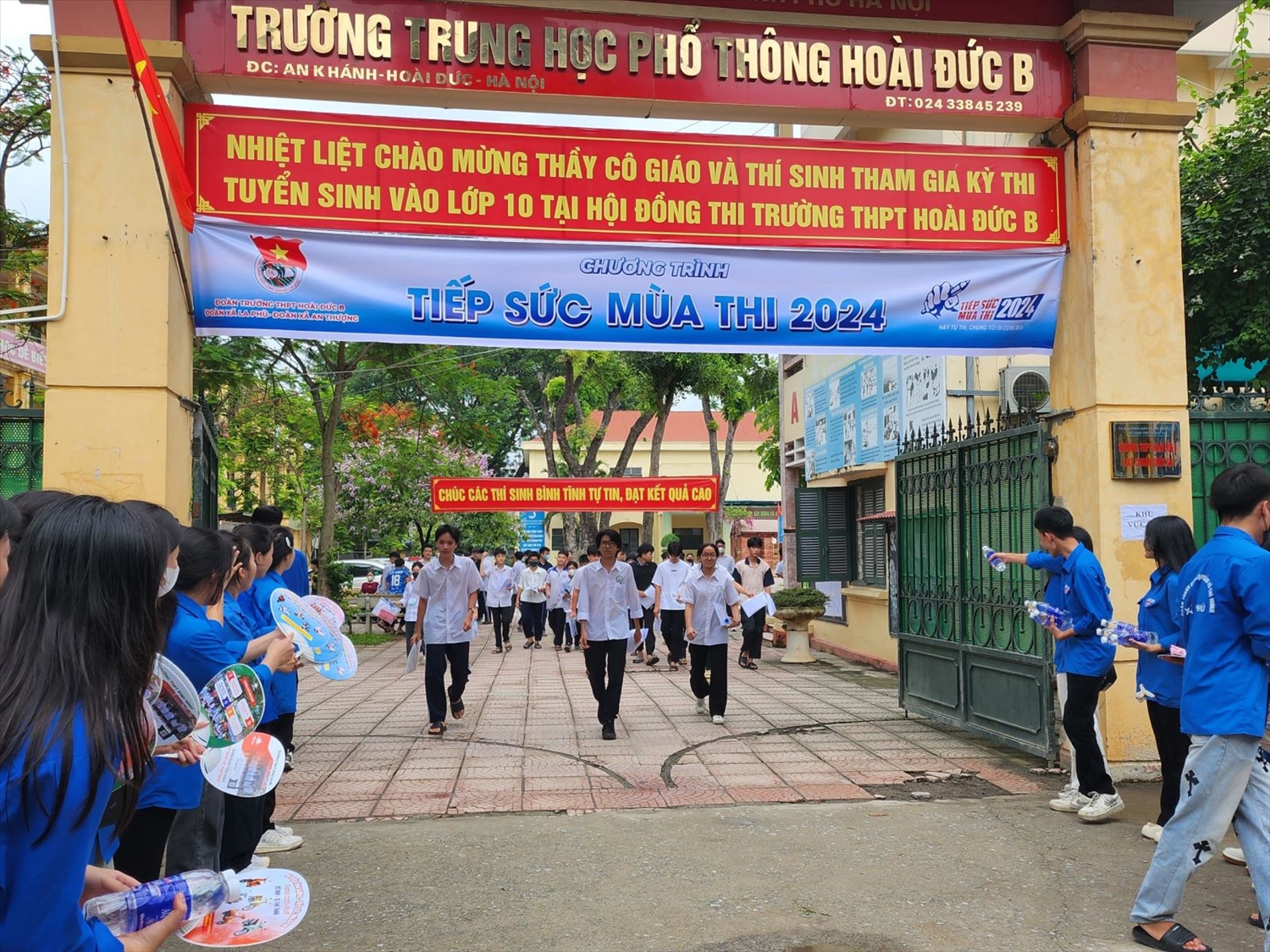 (TH) Hơn 100 nghìn thí sinh Hà Nội bước vào Kỳ thi tuyển sinh lớp 10 