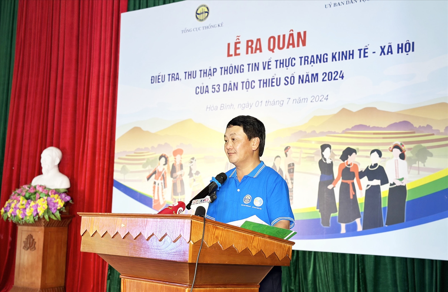 Bộ trưởng, Chủ nhiệm Ủy ban Dân tộc Hầu A Lềnh phát biểu lại Lễ ra quân tại tỉnh Hòa Bình