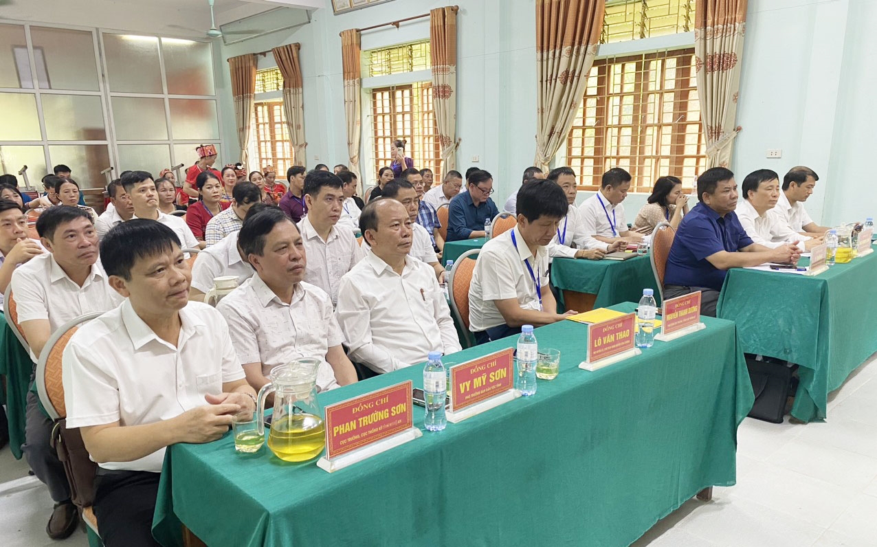 Các đại biểu dự Lễ ra quân tại xã Mậu Đức huyện Con Cuông, tỉnh Nghệ An
