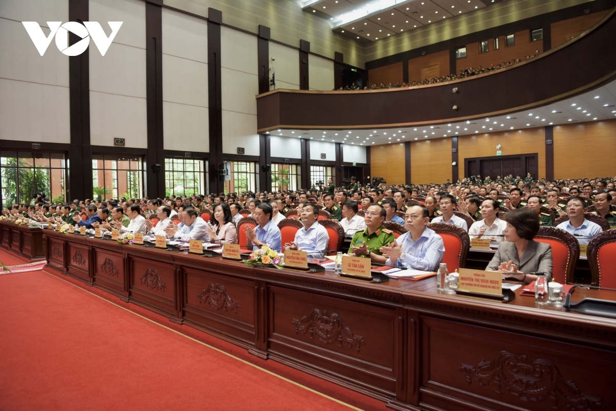 (t/h) Quân ủy Trung ương, Bộ Quốc phòng đã tập trung lãnh đạo, chỉ đạo toàn quân đoàn kết, thực hiện tốt chức năng đội quân chiến đấu, đội quân công tác, đội quân lao động sản xuất 2