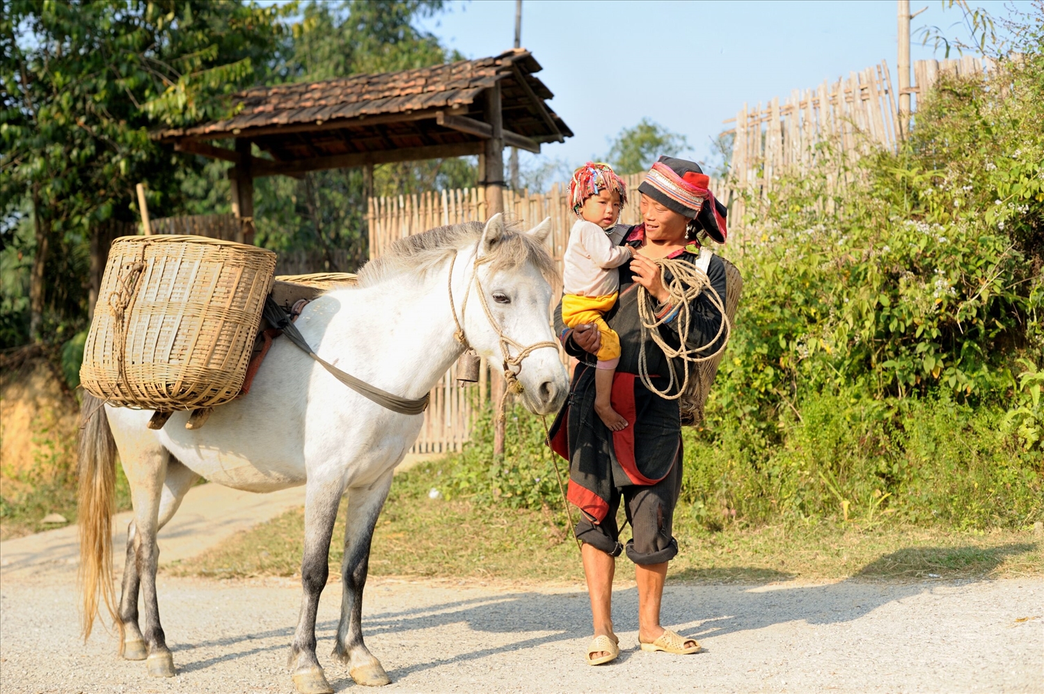 Làng Văn hóa du lịch cộng đồng thôn Nặm Đăm hấp dẫn du khách bởi nhịp sống bình yên và người dân còn lưu giữ được nhiều nét văn hóa đặc sắc. Ảnh: NAG Ngô Vĩnh Phú