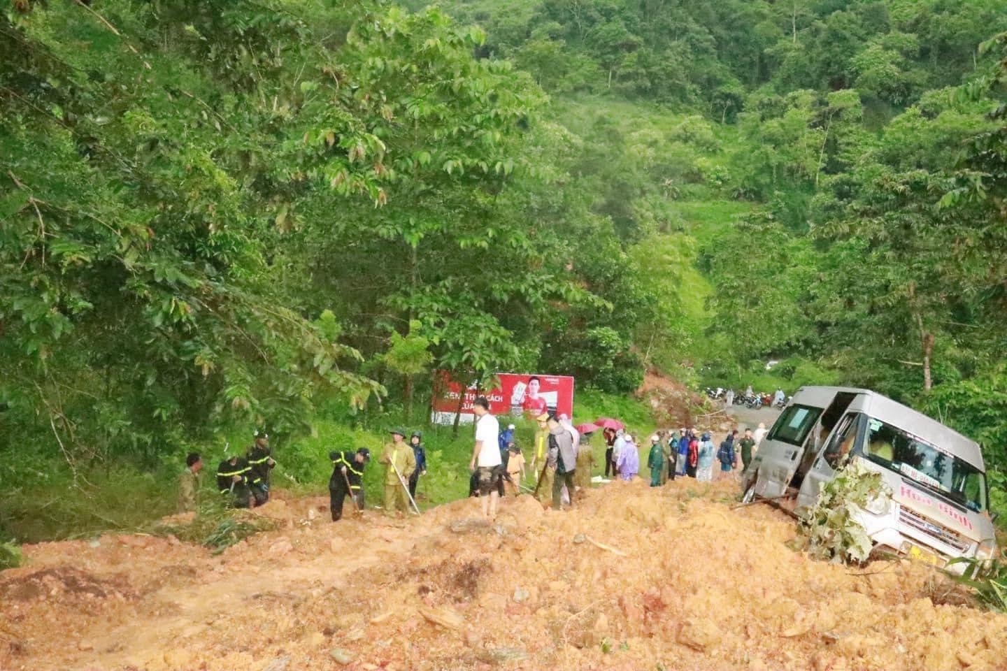 Hiện trường vụ sạt lở 