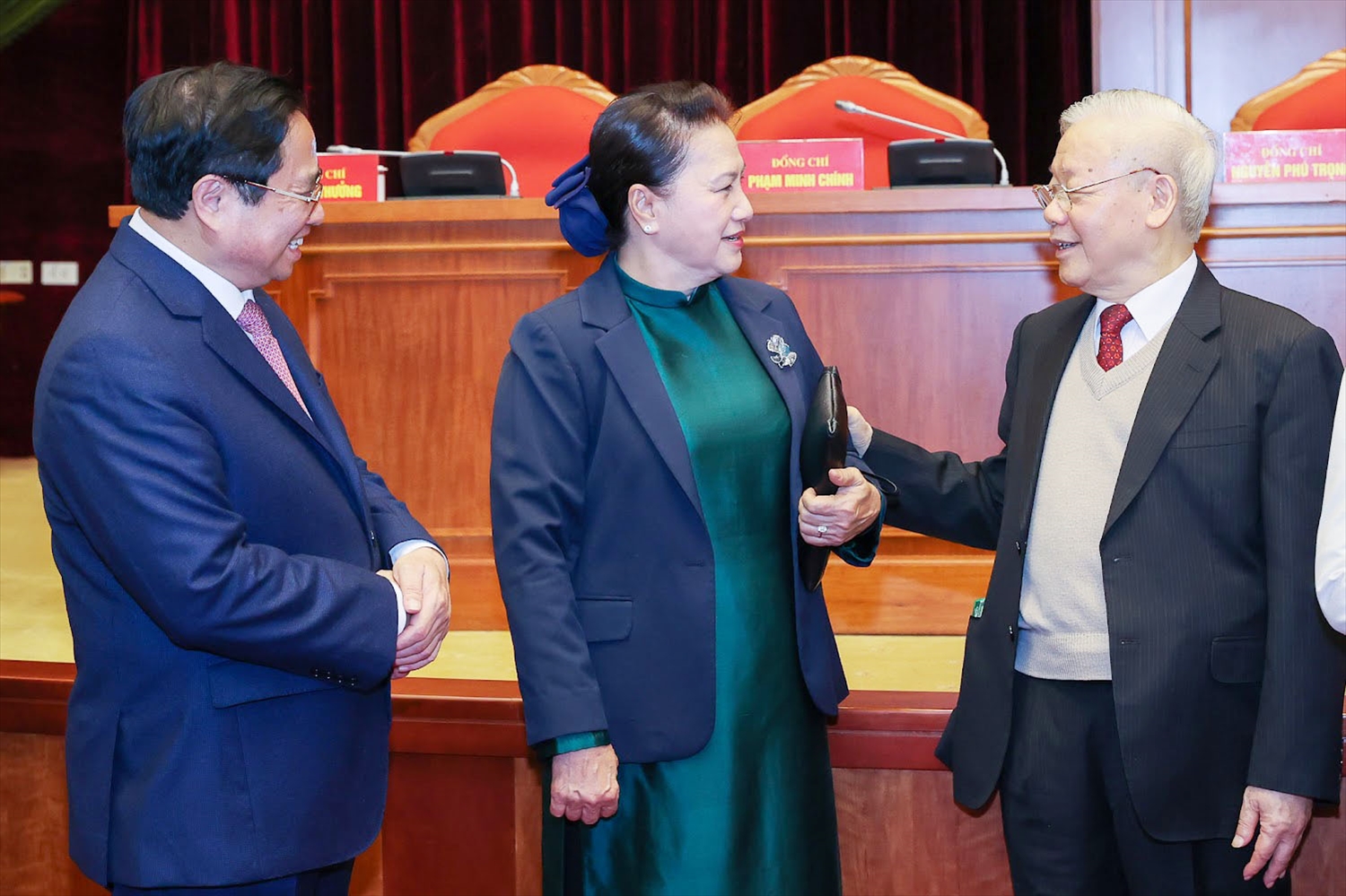 Tổng Bí thư Nguyễn Phú Trọng, Thủ tướng Chính phủ Phạm Minh Chính và nguyên Chủ tịch Quốc hội Nguyễn Thị Kim Ngân tại Hội nghị gặp mặt các đồng chí nguyên lãnh đạo cấp cao của Đảng và Nhà nước, Mặt trận Tổ quốc Việt Nam nhân dịp kỷ niệm 93 năm Ngày thành lập Đảng và Xuân Quý Mão 2023 do Bộ Chính trị tổ chức ngày 6/2/2023