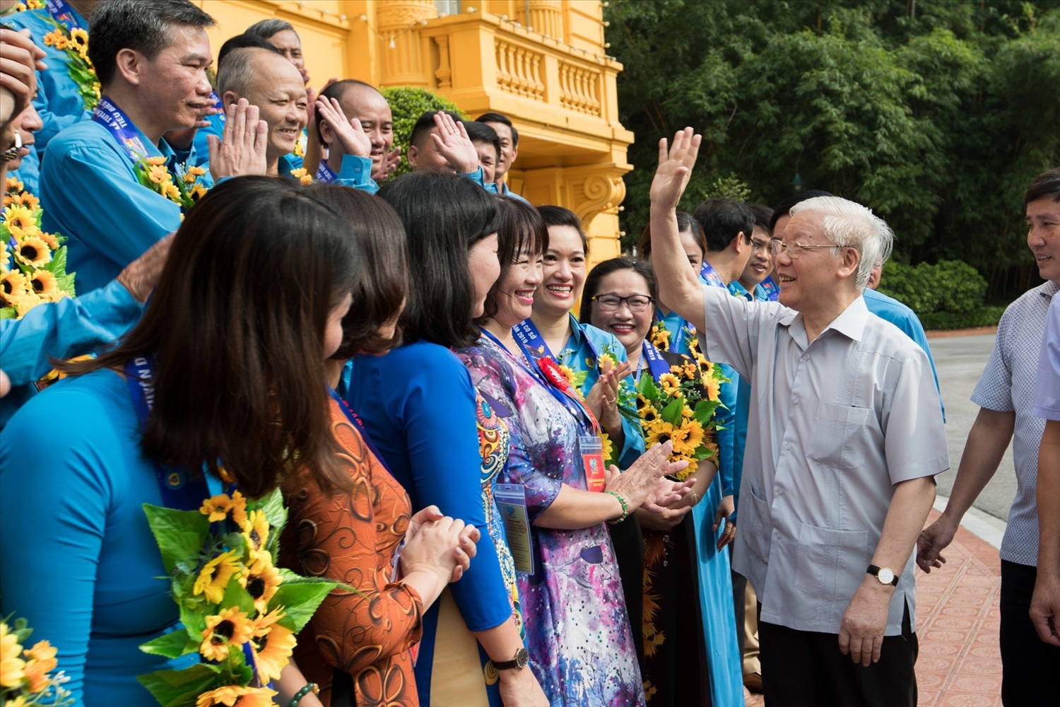 Tổng Bí thư, Chủ tịch nước Nguyễn Phú Trọng gặp gỡ 100 đại biểu là cán bộ công đoàn tiêu biểu năm 2019 tại Hà Nội ngày 20/7/2019