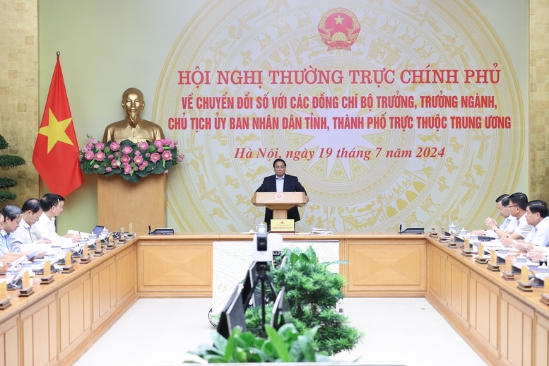 Hội nghị tập trung đánh giá tình hình chuyển đổi số thời gian qua, kết quả, thành tựu, tồn tại, hạn chế, phân tích nguyên nhân, bài học kinh nghiệm, đề xuất các nhiệm vụ, giải pháp thời gian tới.