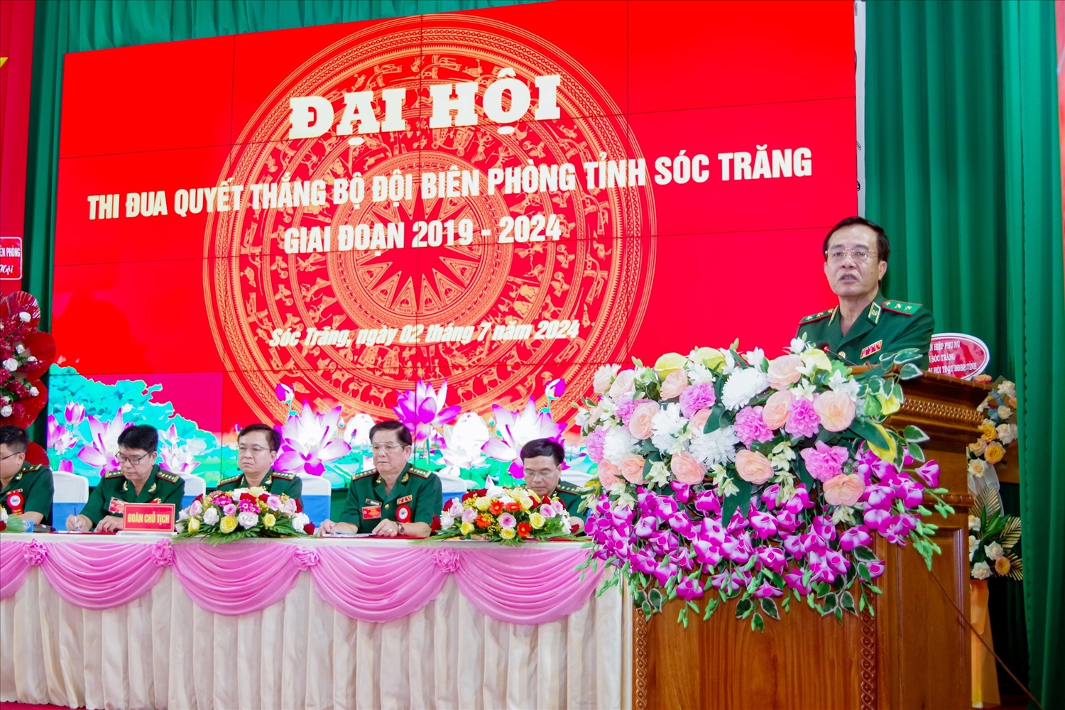 Trung tướng Lê Đức Thái, Tư lệnh BĐBP phát biểu chỉ đạo Đại hội.