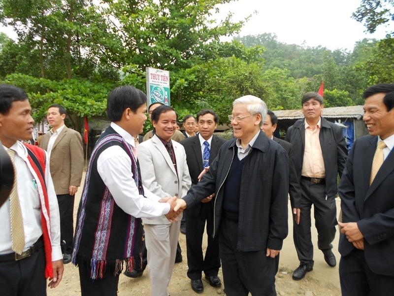 Tổng Bí thư Nguyễn Phú Trọng đã đến thăm và làm việc với xã Hồng Hạ, huyện A Lưới, tỉnh Thừa Thiên Huế năm 2014