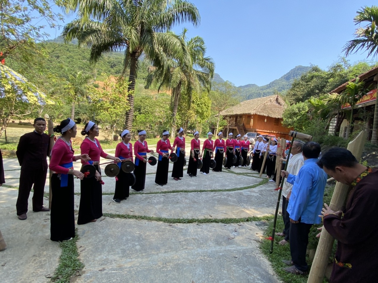 Vùng DTTS của Thủ đô trong dòng chảy văn hóa Hà thành: “Lực đẩy” từ tài nguyên văn hóa (Bài 1) 2