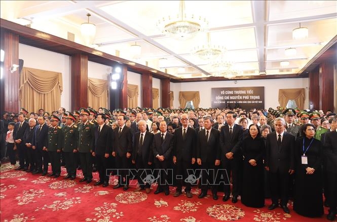 Lãnh đạo Thành phố Hồ Chí Minh viếng Tổng Bí thư Nguyễn Phú Trọng tại Hội trường Thống Nhất, ngày 25/7/2024. Ảnh: TTXVN