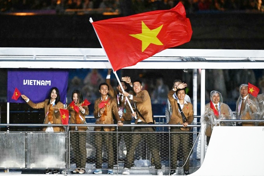 Đoàn thể thao Việt Nam trong Lễ khai mạc Olympic Paris 2024. (Ảnh IT)