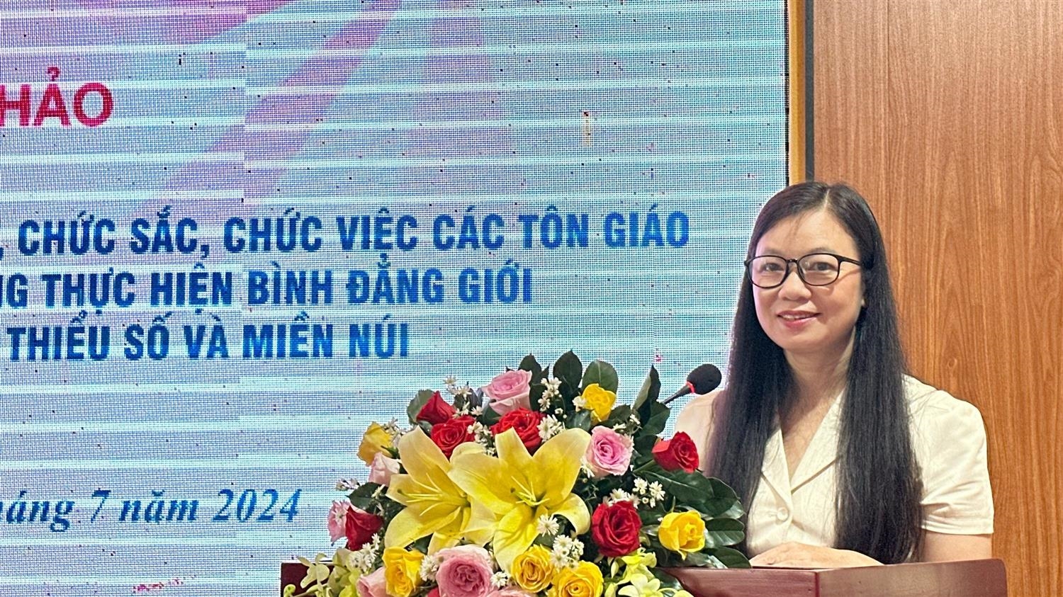 Bà Nguyễn Thị Thu Hiền, Phó Chủ tịch Hội Liên hiệp Phụ nữ Việt Nam phát biểu tại Hội thảo. Ảnh Ngân Linh