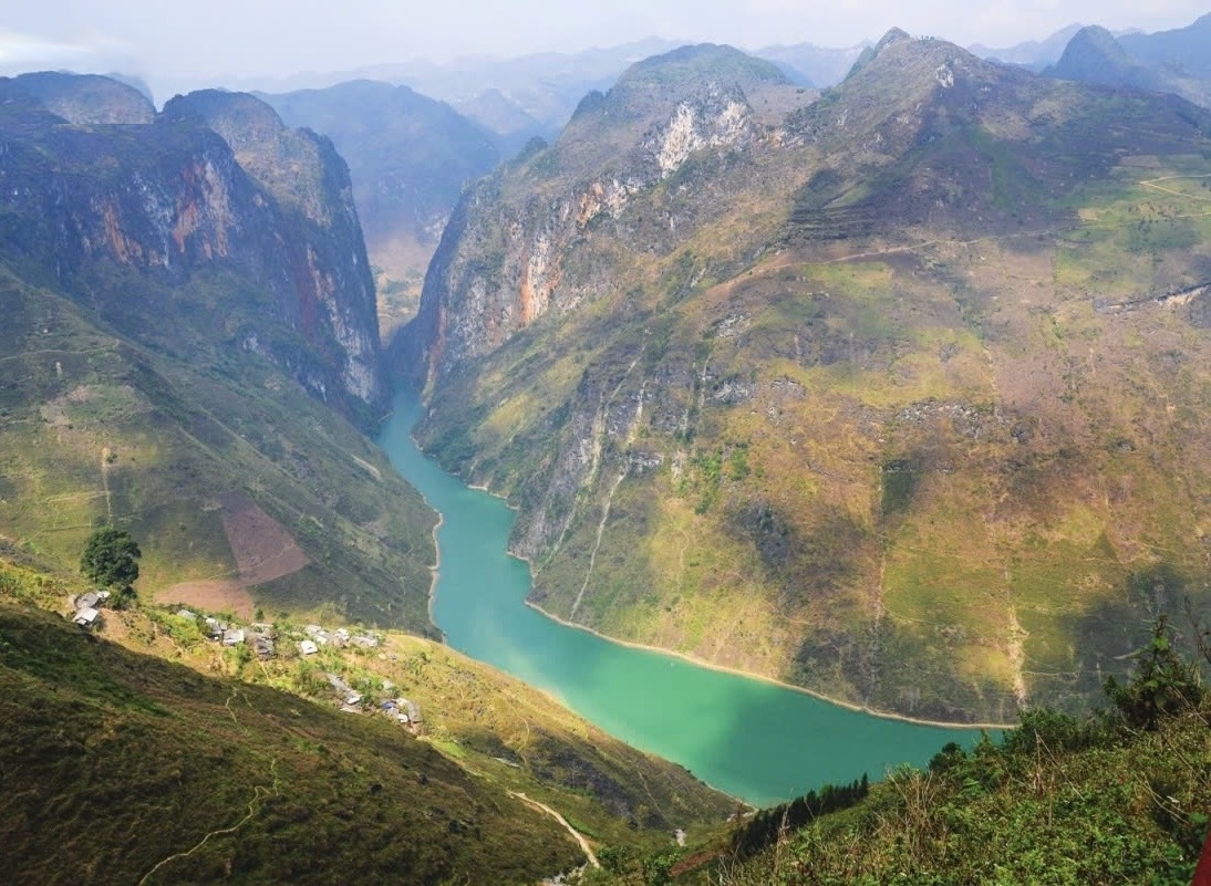 Cao nguyên đá Đồng Văn (Hà Giang) được UNESCO vinh danh là Công viên địa chất toàn cầu cao nguyên đá Đồng Văn (Hà Giang) là điểm đến yêu thích của khách du lịch.