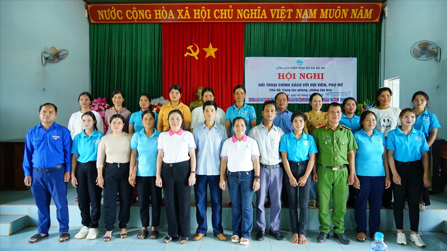 Các đại biểu tham gia Hội nghị đối thoại chính sách giữa hội viên phụ nữ với cấp ủy, chính quyền địa phương về chủ đề công tác phòng, chống tảo hôn 