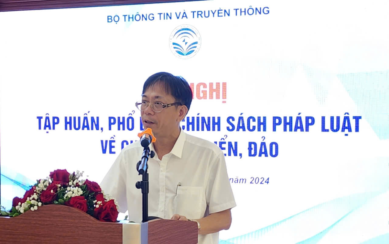 Phó Vụ trưởng Vụ Pháp chế (Bộ Thông tin và Truyền thông) Hồ Hồng Hải phát biểu khai mạc hội nghị