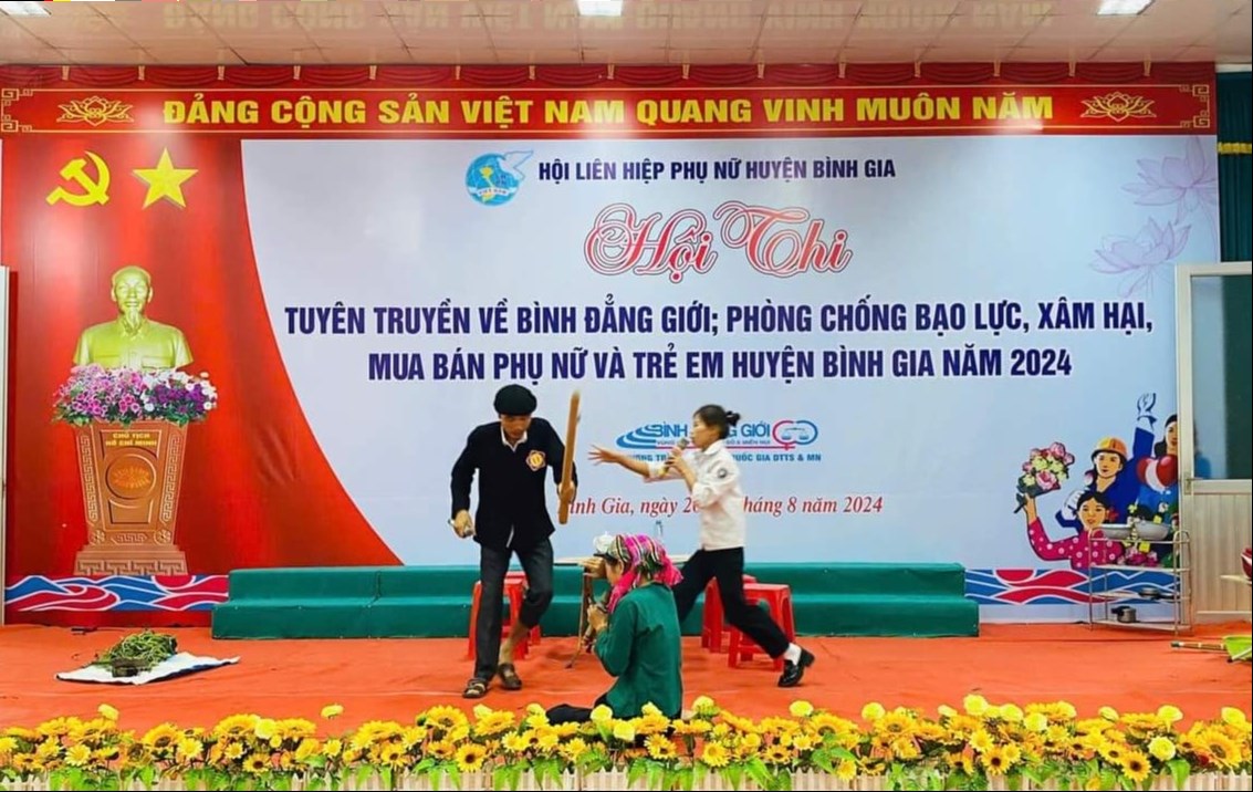 Tiểu phẩm truyền thông tại Hội thi tuyên truyền về bình đẳng giới và phòng chống bạo lực, xâm hại, mua bán phụ nữ và trẻ em huyện Bình Gia, tỉnh Lạng Sơn