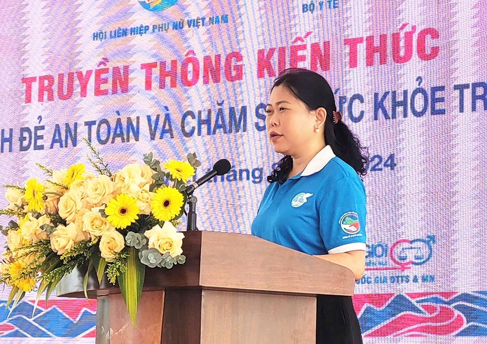 Bà Lò Thị Thu Thủy, Trưởng Ban Dân tộc - Tôn giáo (Hội LHPN Việt Nam) phát biểu tại sự kiện