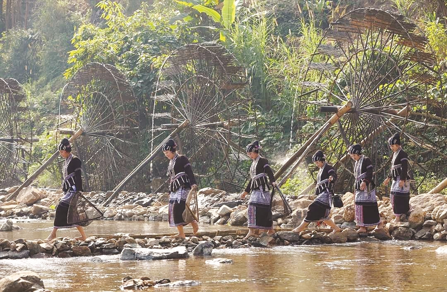 BÒI HẠ Điều tra thu thập thông tin 53 DTTS: Ghi ở vùng đất biên giới Tam Đường 1