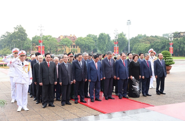 Các đồng chí lãnh đạo, nguyên lãnh đạo Đảng, Nhà nước tưởng nhớ Chủ tịch Hồ Chí Minh