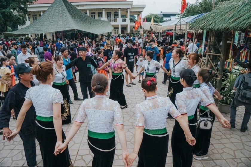 Dịp này đến với tỉnh Sơn La, du khách sẽ được trải nghiệm, hòa mình vào các hoạt động văn hóa, nghệ thuật đậm bản sắc đồng bào các dân tộc Tây Bắc