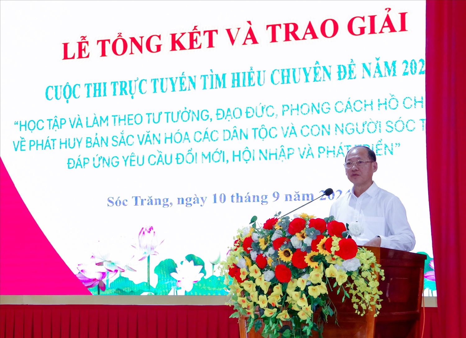 Ông Lâm Tấn Hòa, Trưởng Ban Tuyên giáo Tỉnh uỷ Sóc Trăng phát biểu tại lễ tổng kết và trao giải cuộc thi