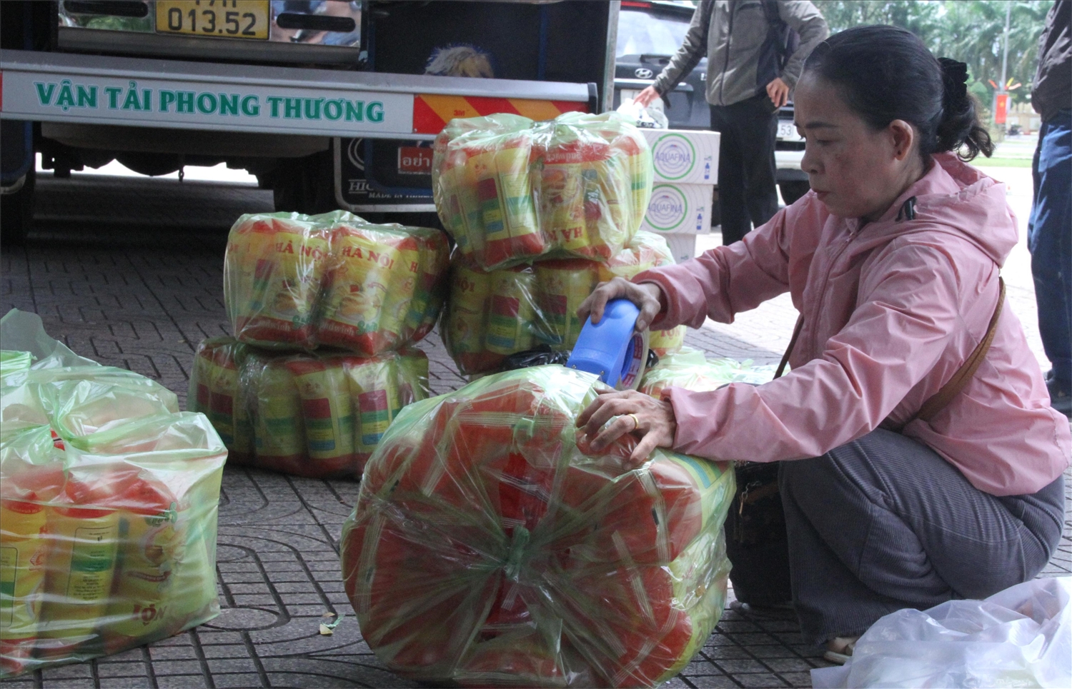 Em kg tin: Người dân phố núi hướng về vùng bão lũ miền Bắc 4