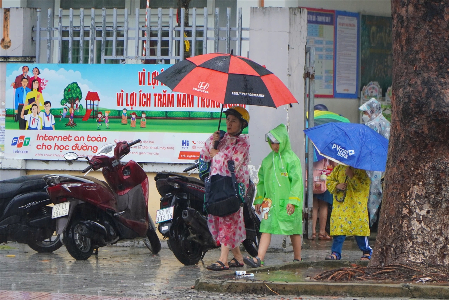 Học sinh được nghỉ học ngày 19/9 do mưa lớn