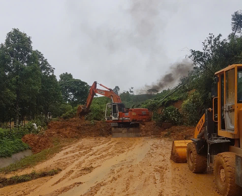 Đến thời điểm này, giao thông qua ba huyện Bảo Lạc, Bảo Lâm và Nguyên Bình đã được bảo đảm, phục vụ cho lực lượng chức năng thực hiện nhiệm vụ đi lại, nhất là các xe ô-tô chở hàng hóa cứu trợ người dân vùng lũ và đi lại của người dân