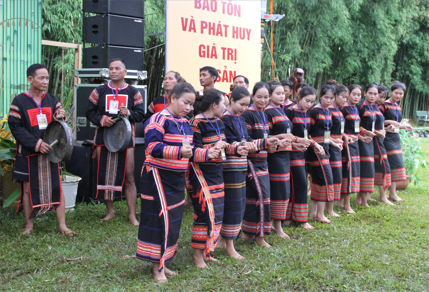 Điệu múa truyền thống của người Gia Rai