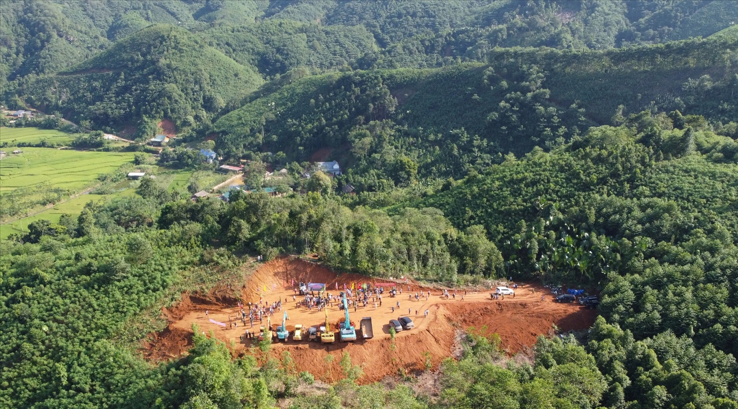 Khu tái định cư Làng Nủ đang được khẩn trương thi công để bà con vùng lũ sớm "an cư"