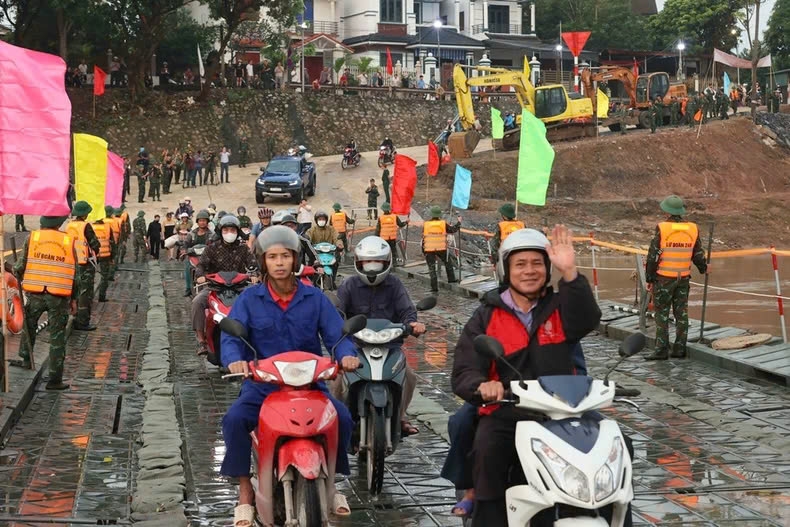 Cầu được hoàn thành, đi vào vận hành trong sự mong đợi, vui mừng của người dân Phú Thọ và các tỉnh, thành phố khác. 