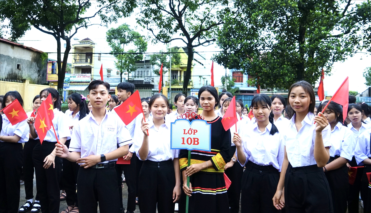 Học sinh vùng cao Gia Lai hân hoan đón chào năm học mới