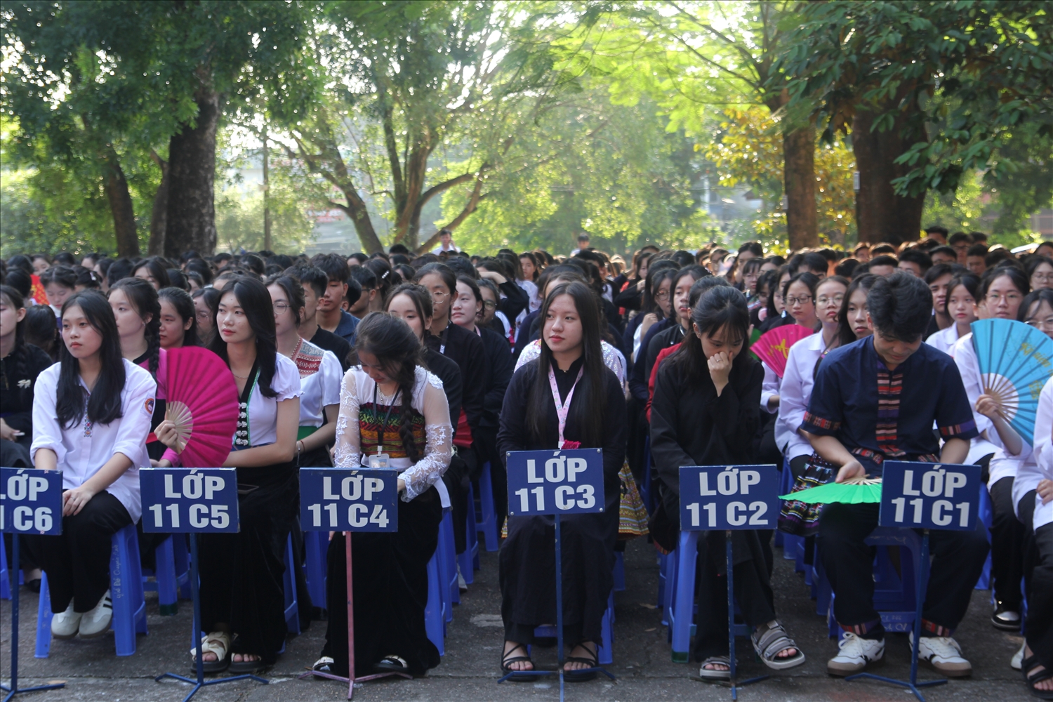 (TIN LÃNH ĐẠO ỦY BAN) Bộ trưởng, Chủ nhiệm Ủy ban Dân tộc Hầu A Lềnh dự Lễ khai giảng tại Trường Phổ thông Vùng cao Việt Bắc 11