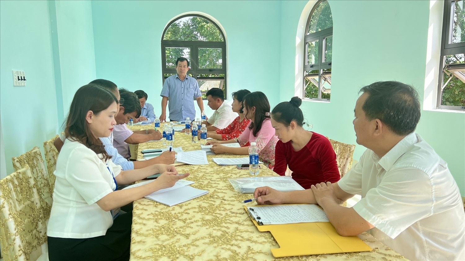 đoàn giám sát của tổng cục thống kê do ông nguyễn trung tiến - phó tổng cục trưởng tổng cục thống kê làm trưởng đoàn làm việc tại huyện đức cơ, tỉnh gia lai