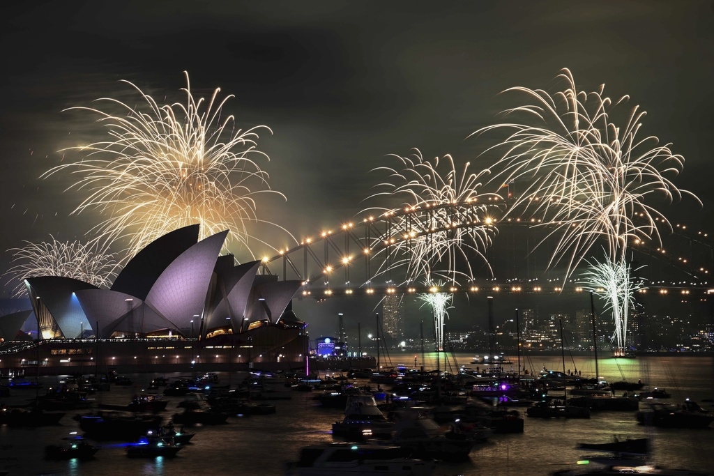 Màn bắn pháo hoa chào đón năm mới tại Australia (Ảnh: AP)