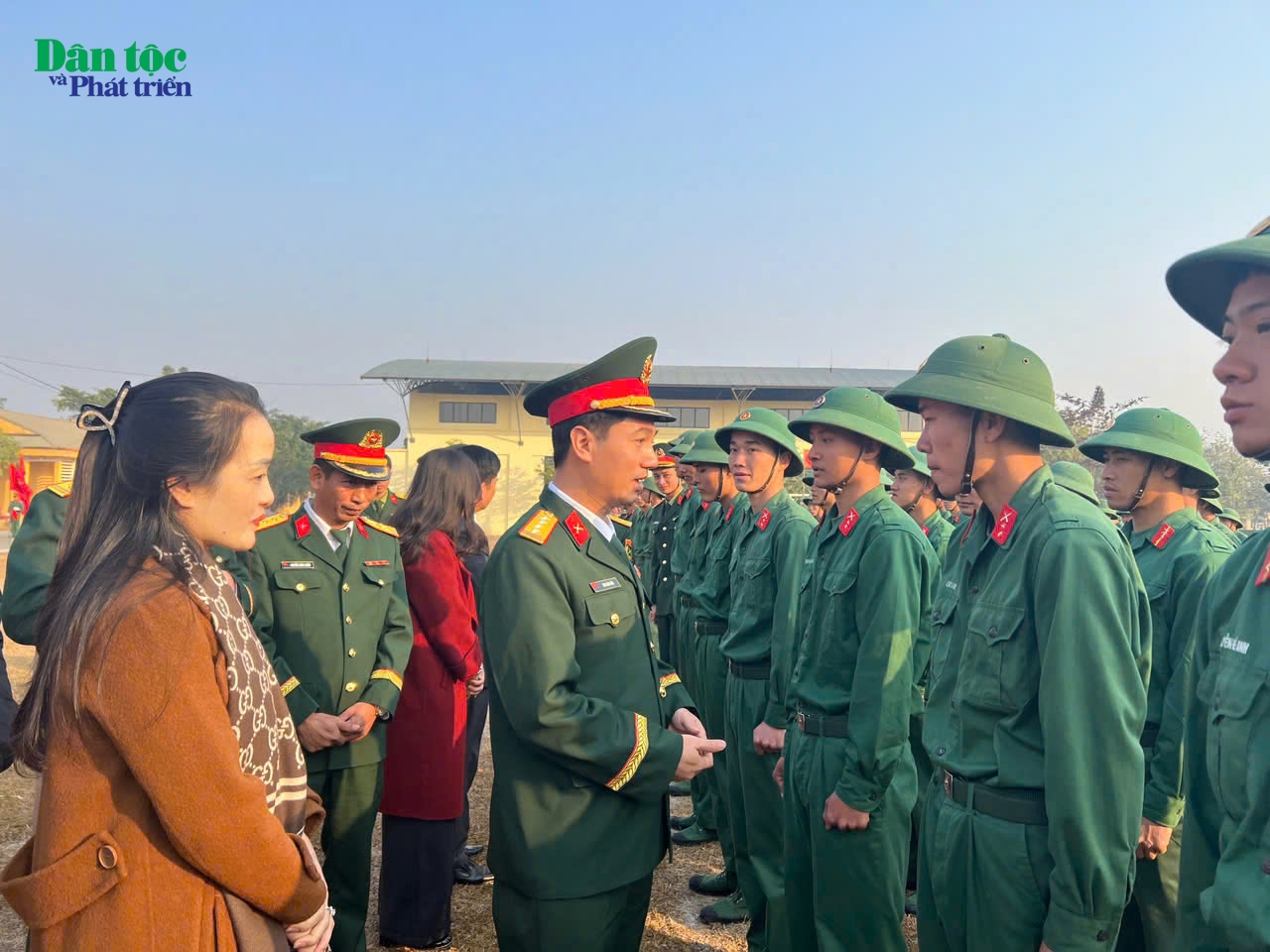 Đại tá Lâm Dũng Tiến, Phó Chính ủy Sư đoàn động viên chiến sĩ hoàn thành nghĩa vụ quân sự năm 2025 tại Trung đoàn 148