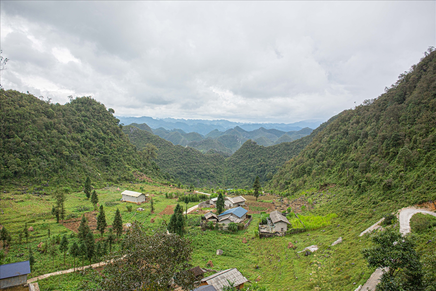 Thôn Hố Quáng Phìn, xã Hố Quáng Phìn, huyện Đồng Văn, tỉnh Hà Giang