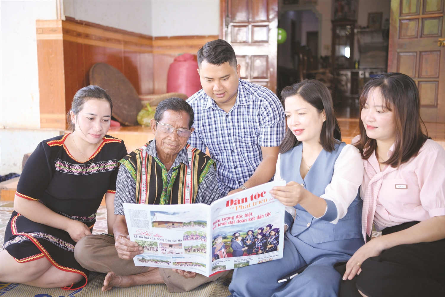 Công tác truyền thông, tuyên truyền chính sách nói chung và truyền thông chính sách dân tộc nói riêng cần đổi mới để đáp ứng nhu cầu tiếp nhận thông tin của người dân