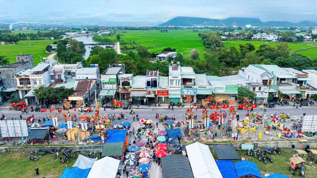 Chợ gần 300 tuổi tại Bình Định, mỗi năm họp 1 lần để cầu lộc, không cần lỗ lãi 1