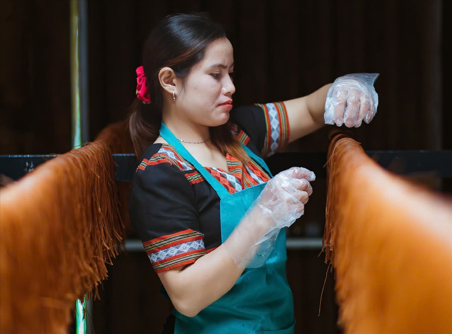 Y Siêu phơi bún để tạo thành sản phẩm khô dễ đóng gói, vận chuyển.