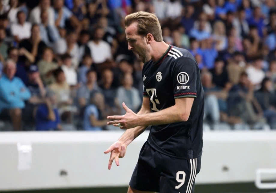 Kane ăn mừng bàn thắng mở tỉ số cho Bayern (Ảnh IT)