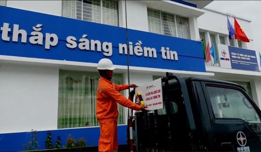 Để thuận lợi cho lưu thông nhóm tác giả quyết định thiết kế trên xe bán tải 